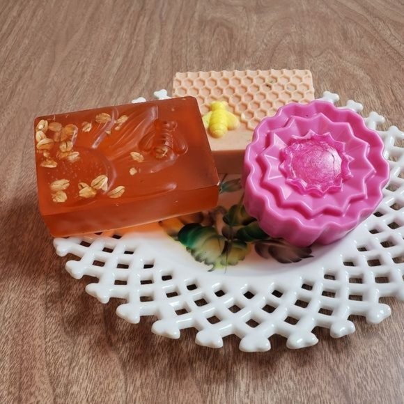 Hand Crafted by Serenity Style Stephenson Melt and Pour Soap Set of 3 Bars - Picture 2 of 15